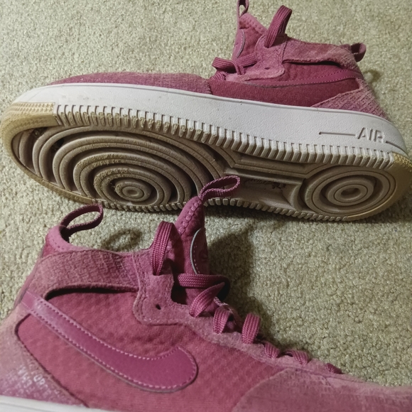 Nike - Picture 4 of 10